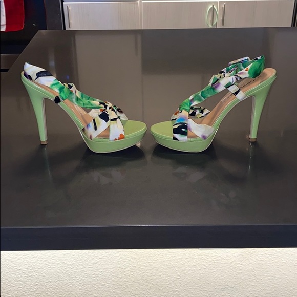 New Charming Charlie Green Heeled Platform Sandals - Picture 6 of 12